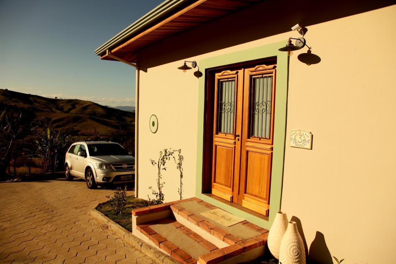 Solario Chales Hotell Bueno Brandão Exteriör bild